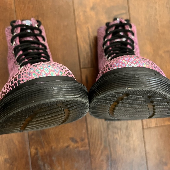 Dr. Martens Pascal 1460 Metallic Purple Snake Rare Find Women’s Combat Boots - Picture 12 of 13